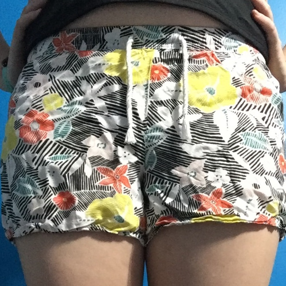 Old Navy Hawaii shorts